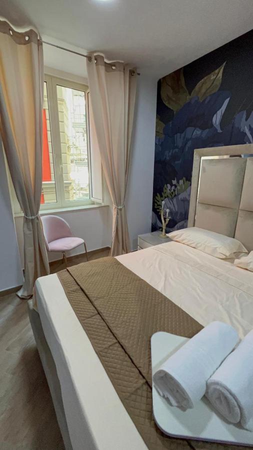 In Piazzetta Bed & Breakfast Napoli Dış mekan fotoğraf