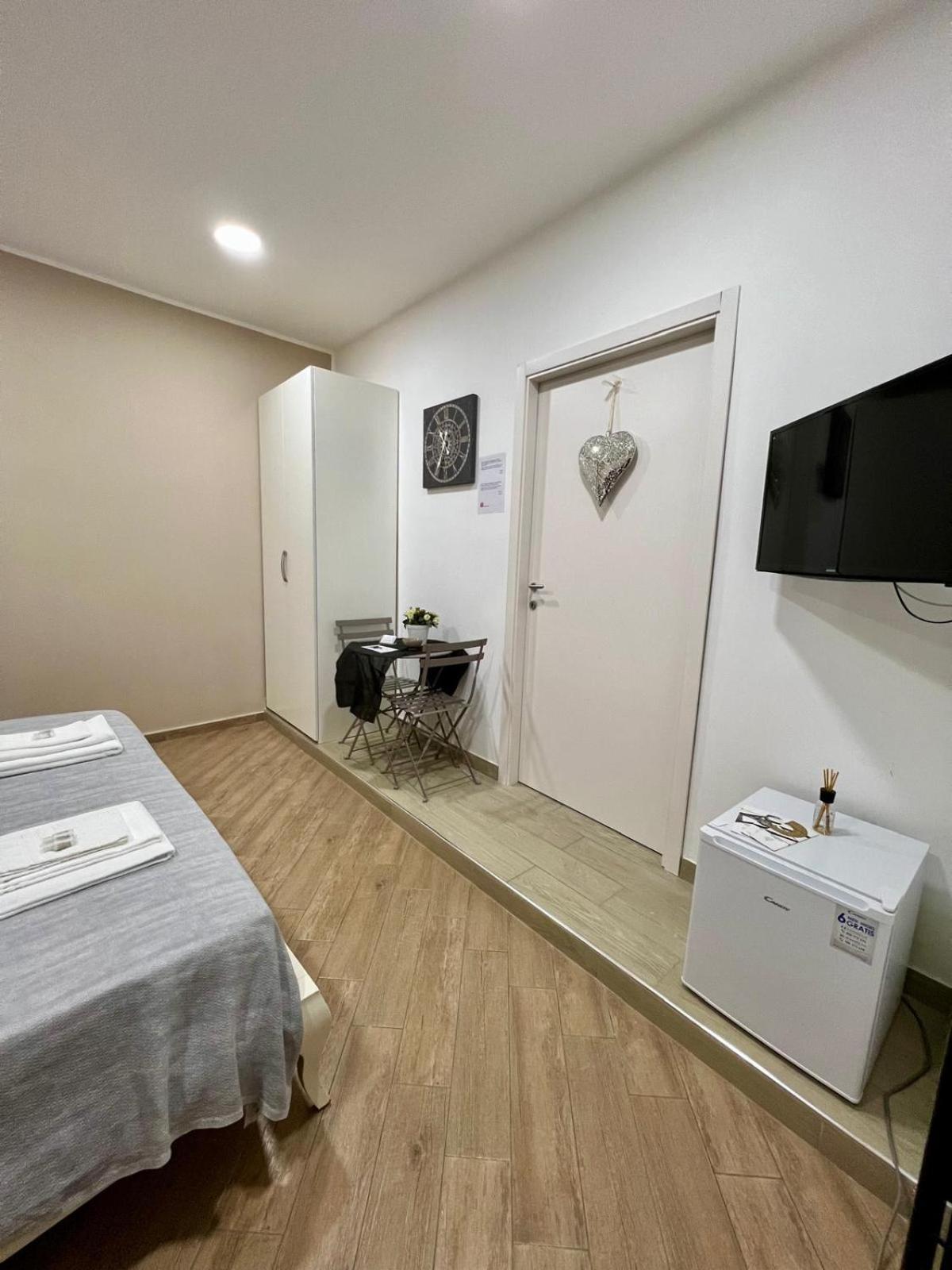 In Piazzetta Bed & Breakfast Napoli Dış mekan fotoğraf