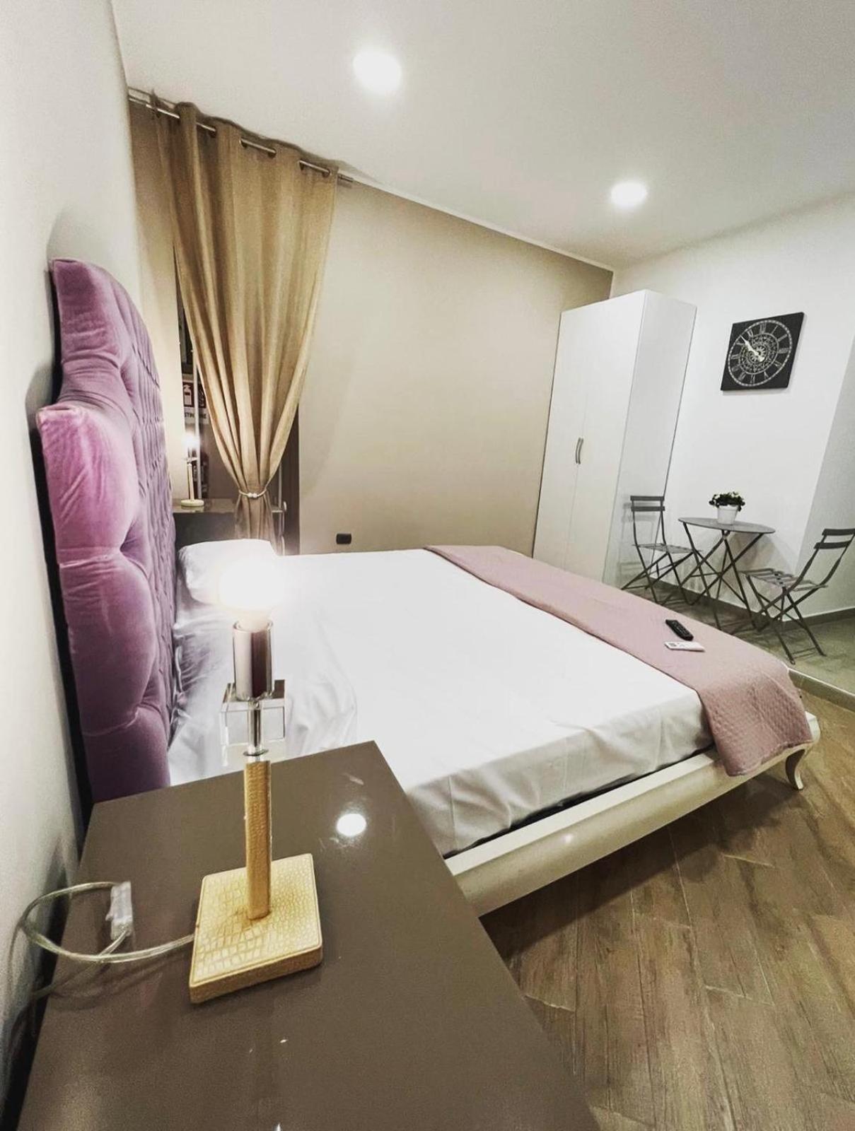 In Piazzetta Bed & Breakfast Napoli Dış mekan fotoğraf